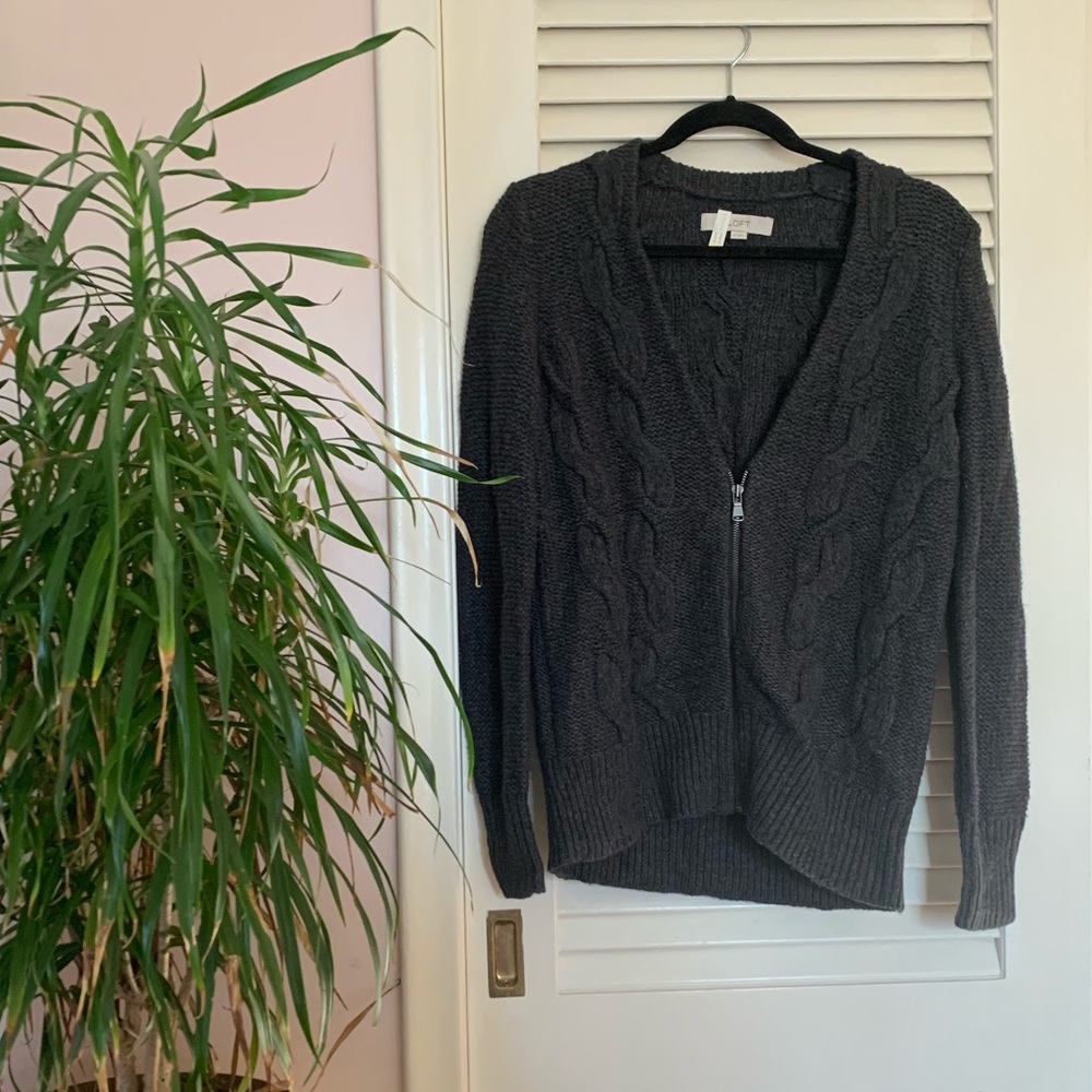 EUC! Charcoal cable knit, zip, v-neck cardigan